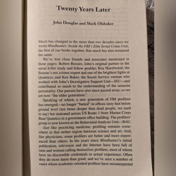 MindHunter Inside the Elite FBI Serial Crimes Unit Behavioral Profiler Paperback - Picture 11 of 12